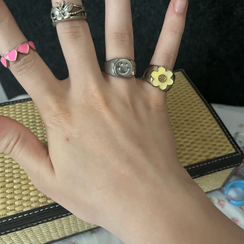 Ring Lot - Picture 5 of 5